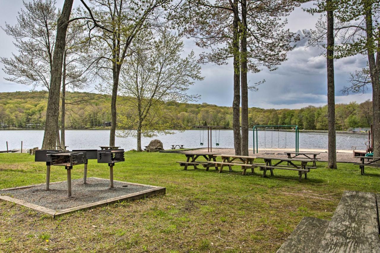 Poconos Vacation Home Walk To Locust Lake! Pocono Lake Luaran gambar